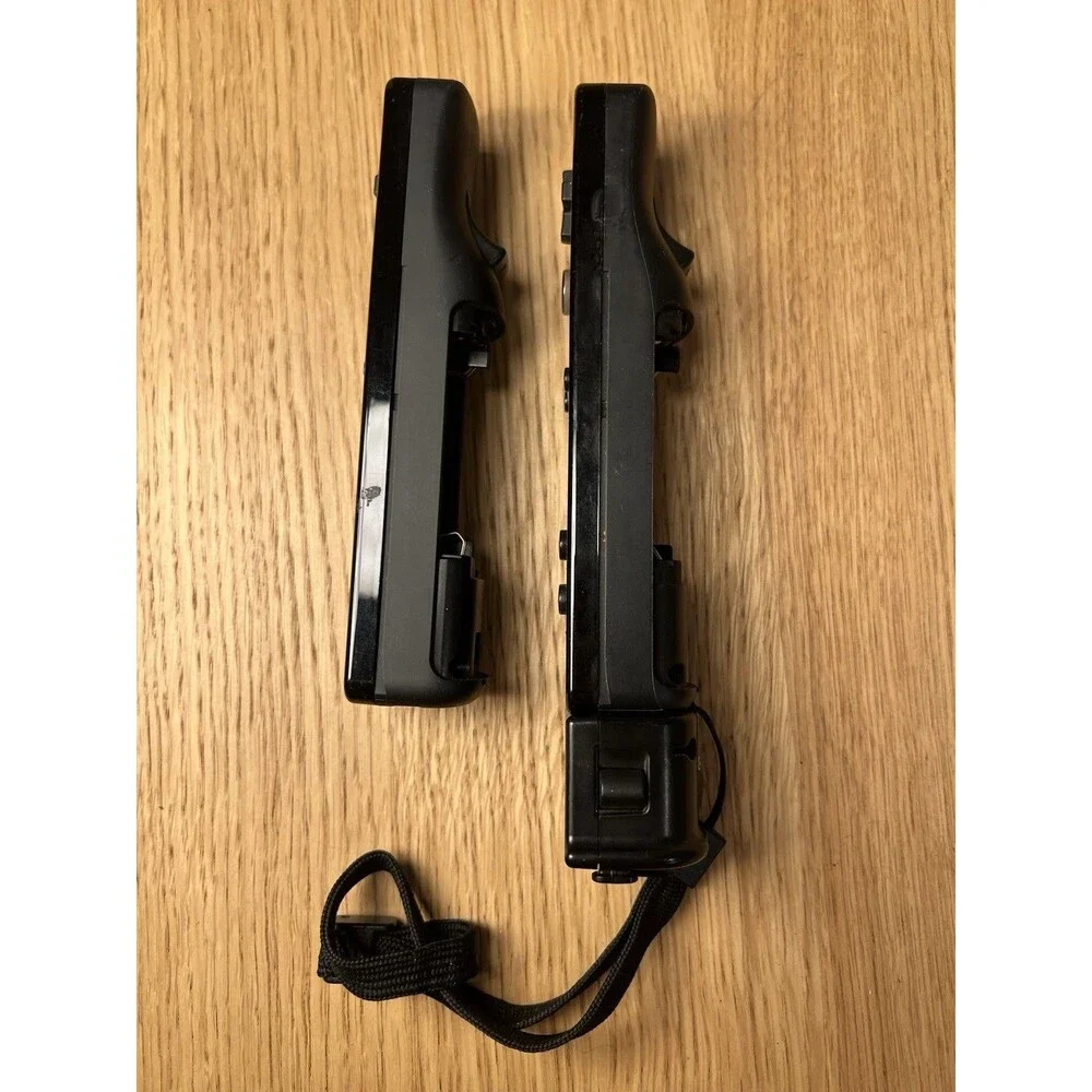 Nintendo Wii 2x Remote Controller , Nunchuck And Wii Sensor, 3x Case - UNTESTED